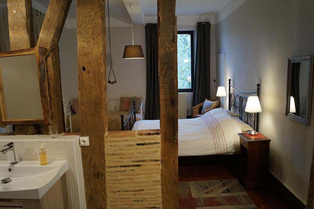 Bed and Breakfast Le Gavachon Leboulin Pokoj fotografie